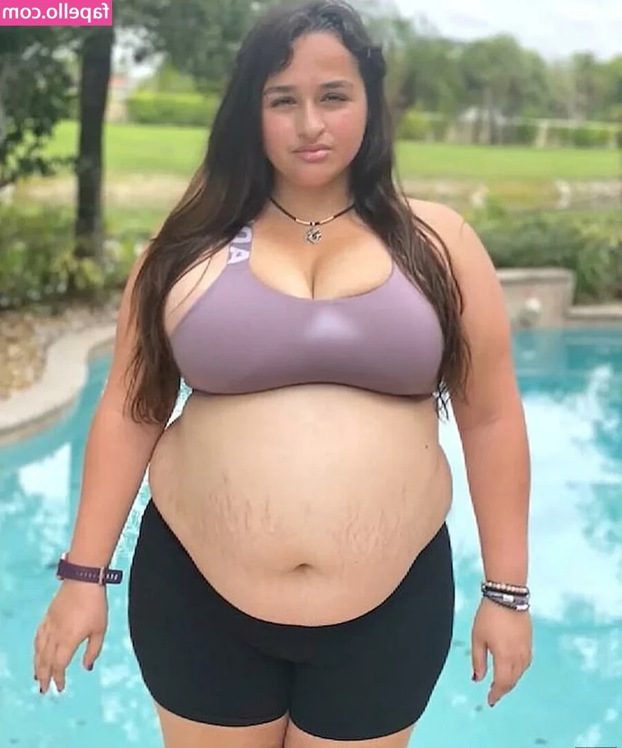 Jazz Jennings [ jazz-jennings ] - Big News: this Friday I will be performing a live Cam Show at 8pm