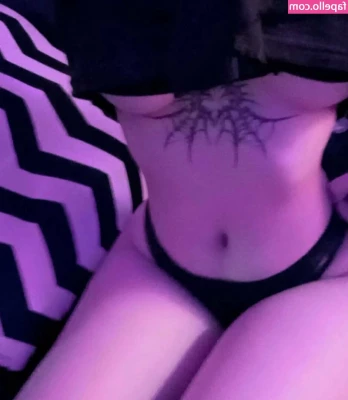 nessukene - Happy Thong Thursday