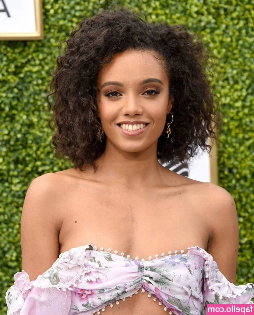 Maisie Richardson-Sellers [ maisie-richardson-sellers ] - Y’all aren’t even READY for these 😎 new shoot today and