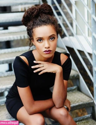 Maisie Richardson-Sellers [ maisie-richardson-sellers ] - Good evening babe! 💕  I hope you are just as happy to be here as I