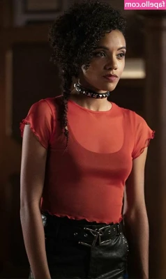Maisie Richardson-Sellers [ maisie-richardson-sellers ] - Leaked Set Number 80