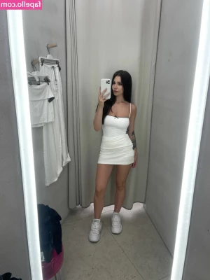 Dream_Viki [ dream-viki ] - Giantess mommy has cheesy feet