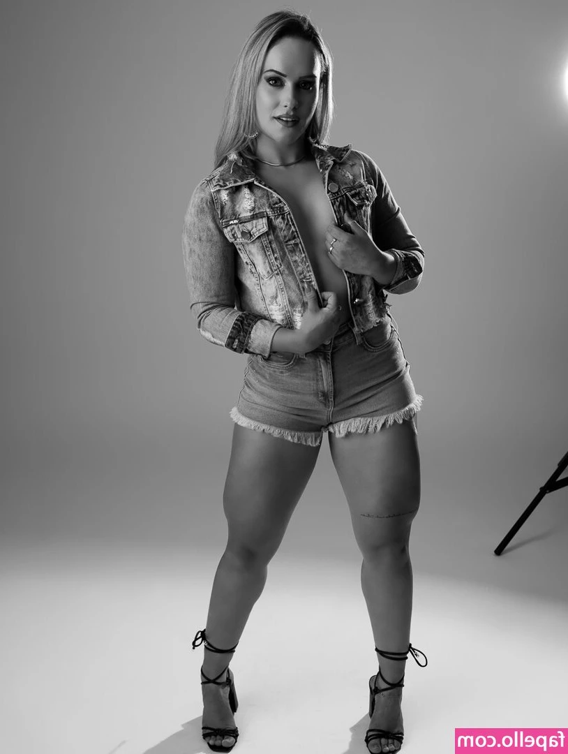 Alexsandra Schneider [ alexsandra-schneider ] - Niggas was playing tag team in this butt  Boyz Night OTW