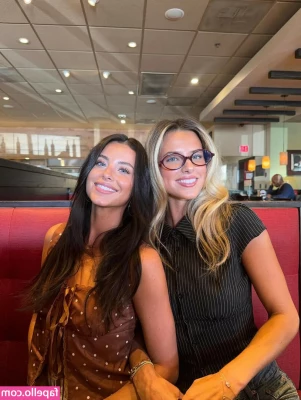 Davis Sisters [ davis-sisters ] - If you re reading this right now then I ve managed to interest you  