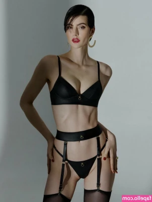 Anastasia Jovanovic [ anastasia-jovanovic ] - Any idea where this might be going ?