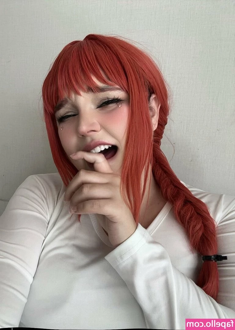 Eggkima - Strip teasing