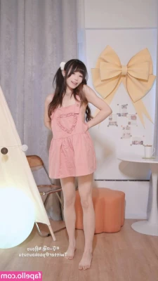 Niantutu - order on onlyfans signed for $50 (Normally $59.99) - SIGNED PHYSICAL