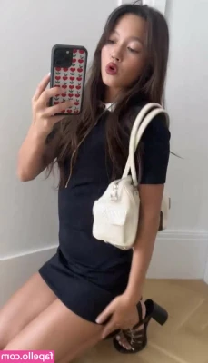 Lilychee - Do you wanna see what’s underneath my clothes, daddy? 😚😉 