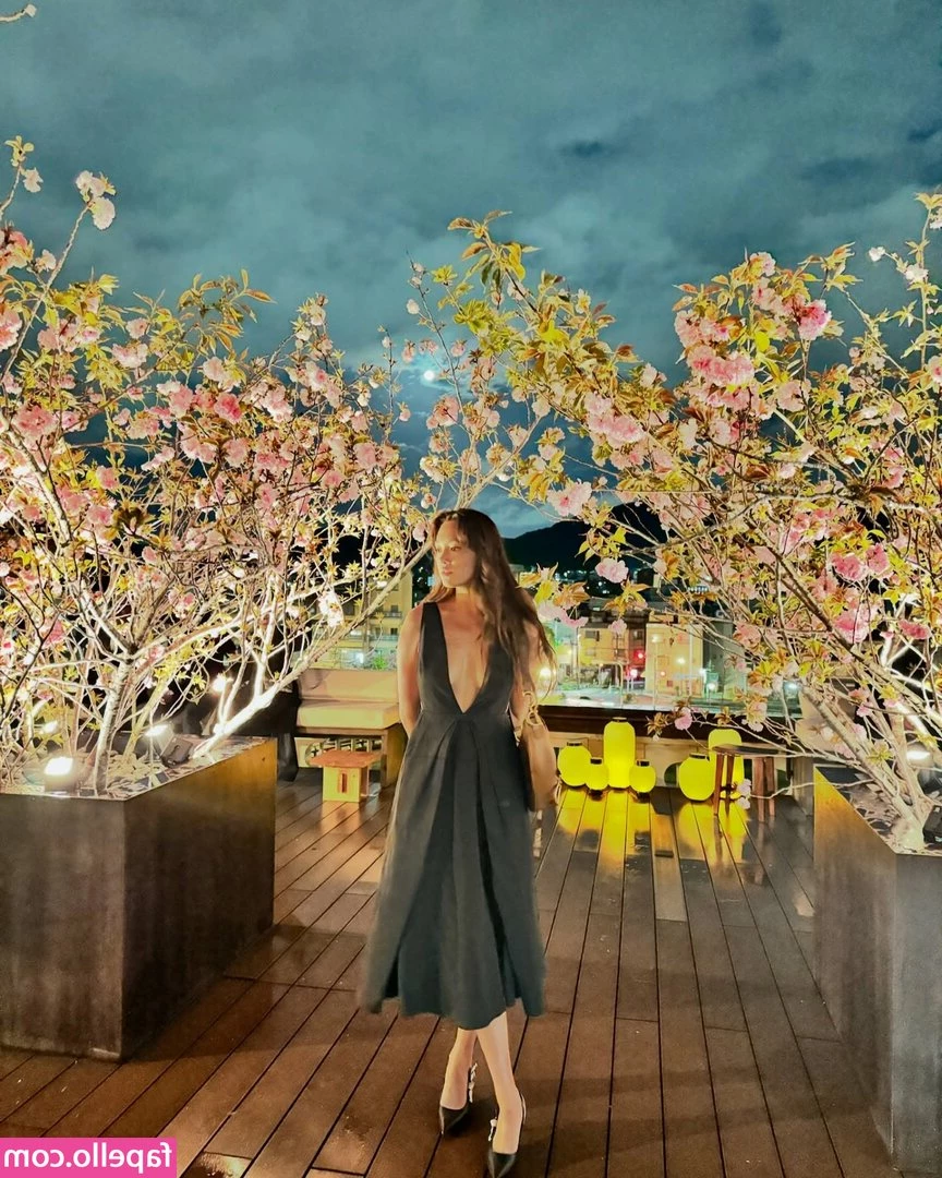 Lilychee - mhhh  hey  Hahha   Help me to take it off      SUPPORT your WIFEY   