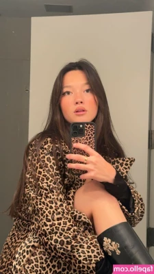 Lilychee - Bare with me  I m new to this  Lol I ll be posting daily