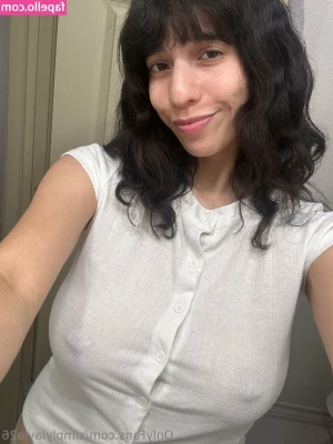 simplylayla26 - Would you bite my tongue? I love when a man does that 🙈... It gets