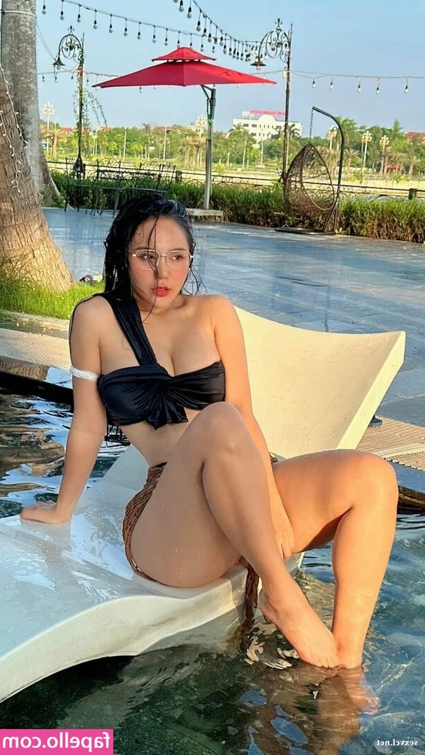 minhminhsport - i love watching her pound my pussy 🥵 i can see how tight it is