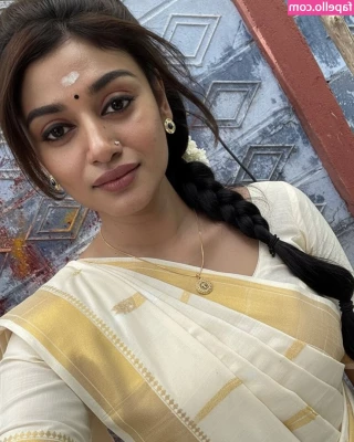 Oviya Helen [ oviya-helen ] - Lay with me and let's enjoy the night