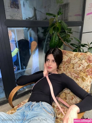 mary_bloody [ mary-bloody ] - Do you have something i can sit on?😈