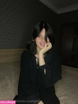 mary_bloody [ mary-bloody ] - I'm no snack I'm lunch lol😘🤗 what we eating