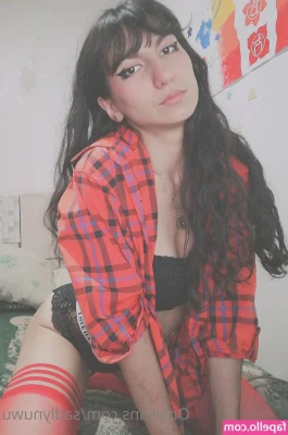 Sadlynuwu - Moving that ass 😋