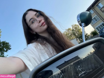 Laureljeune [ laureljeune-15 ] - Ti piacciono i miei muscoli?😜