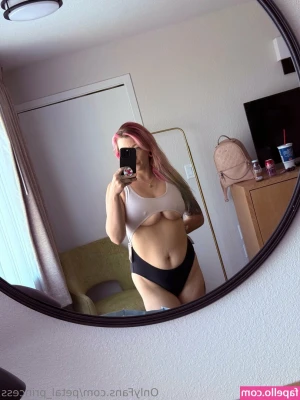 petal_princess [ petal-princess ] - tits in the 🌲