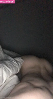 kevintwinkfree - Pre shower dance tease (HEADPHONE WARNING! this is a little loud)