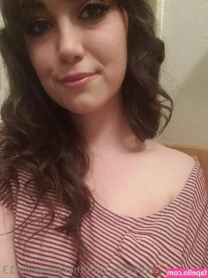 theravenjuliet13 - Do you think I’m too skinny ? 😩 🤔 maybe you should put your