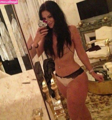 Sophie Brussaux [ sophie-brussaux ] - Natural Beauty with Perfect Feet!