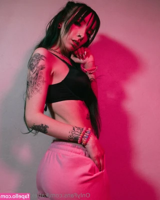 katiekillsyoufree - Come sneak and fuck me in the bathroom at work😉🤫