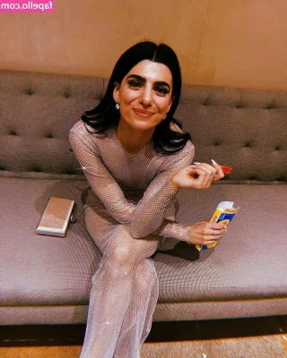 Claudia Doumit [ claudia-doumit ] - red always reminds me of christmas 🥰🔥