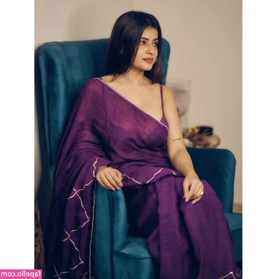 Nidhi Chaudhary [ nidhi-chaudhary ] - Happy Friday you gorgeous lot, it’s going to be a good one, me and
