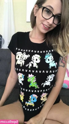 Riley Vega [ riley-vega ] - Hi guys, I’m available now. 😉 Send me a message but please add a