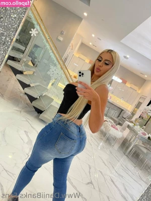 daniibanksvip [ daniibanksvip-9 ] - Boobs out