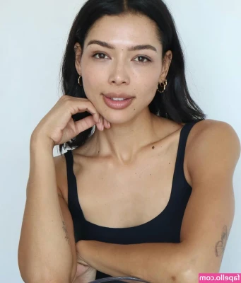 Melissa Magiera [ melissa-magiera ] - Get your cock out for mommy?