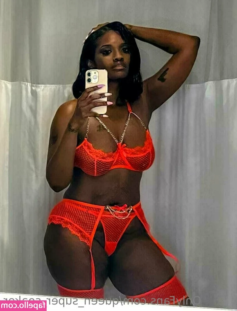 queen_super_soaker [ queen-super-soaker ] - All underwear is edible if you try hard enough