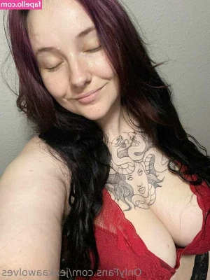 JexkaaWolves - Watch me squirt as I pull pegs off my pussy  If only I had someone to