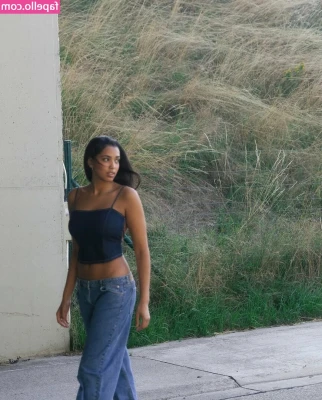 Ayana Doucouré [ ayana-doucoure ] - Check ur dms ✨