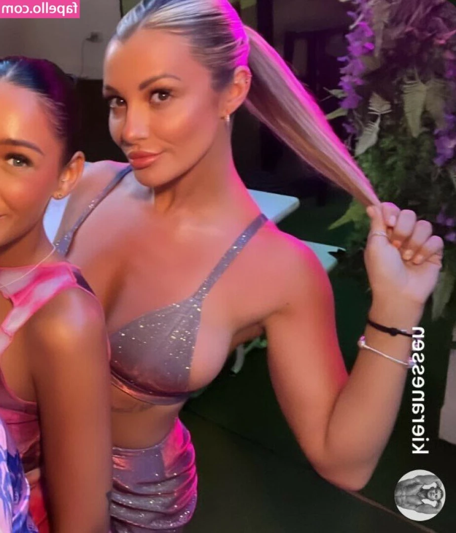 Kerri Roma [ kerri-roma ] - Happy Tuesday babes 🥰