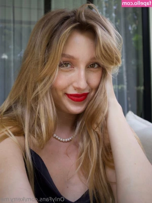 kerry.me [ kerry-me ] - Je vais bientôt niker   Je commence à bander  Rien qu à l idée de
