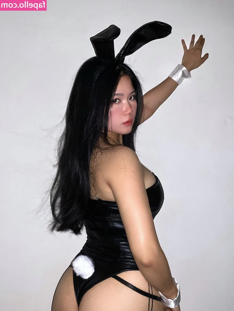 kimpngc - Spank me daddy! 😈🖤