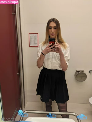 stacygoldman_ts [ stacygoldman-ts ] - Comment what you want to see more of 💕