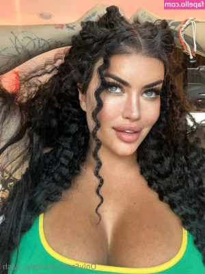 Toochi Kash [ toochi-kash-18 ] - Don’t you think I would look so sexy in these? 🍑🤭