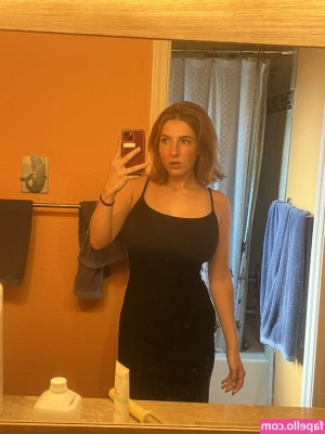 MeganBitchell - who wants to see this without the panties 😋💦
