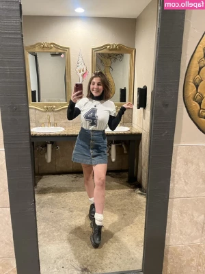 MeganBitchell - GOING LIVE AT 11pm tonight   Cum show some love