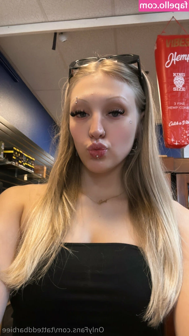 Tatted Barbie [ tatted-barbie ] - Tip this post if you want to cum in my pussy 😈
