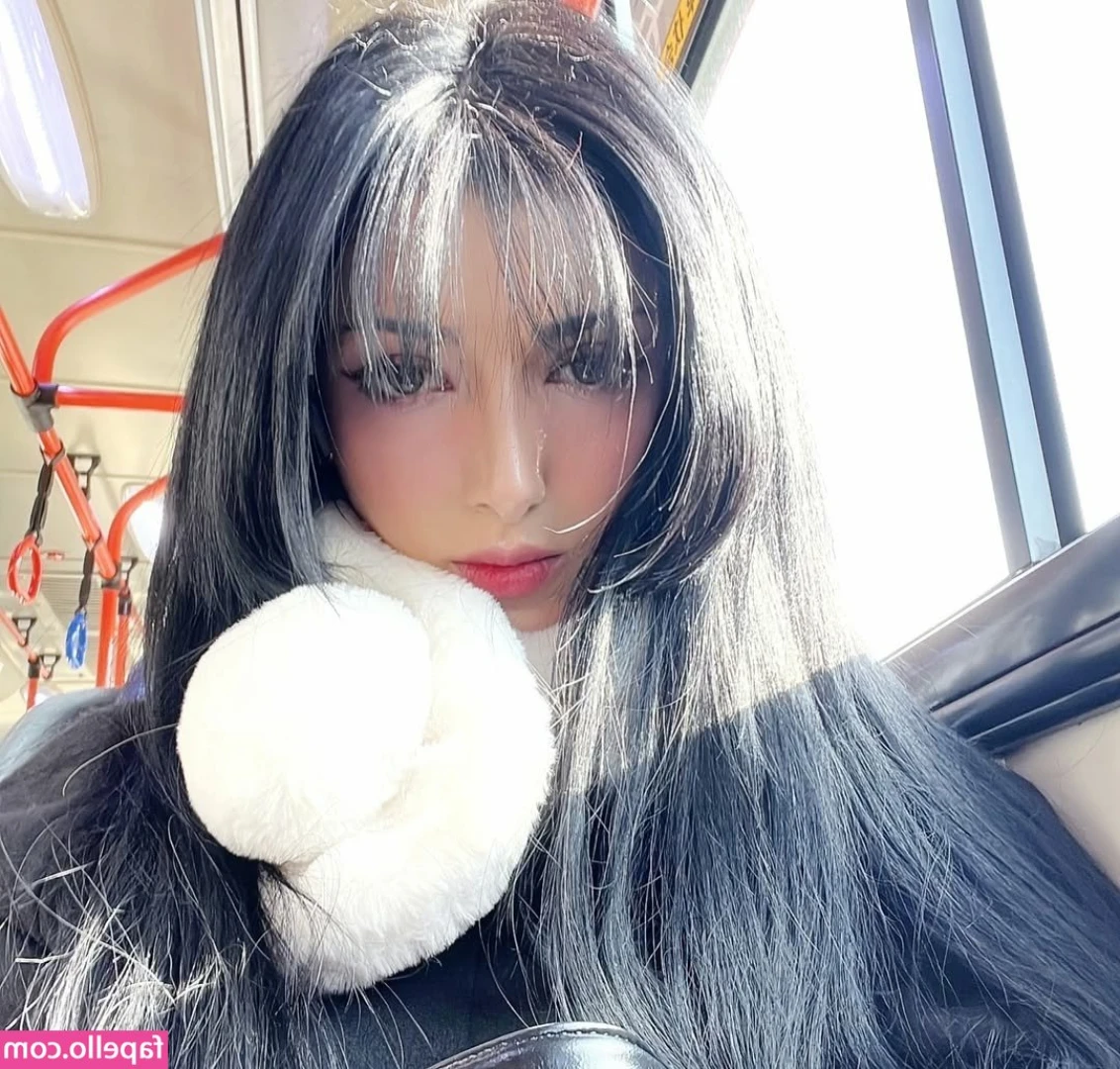 saiyancookie_ [ saiyancookie ] - Do you think I look pretty? ;) I love wearing pink 🌸💕