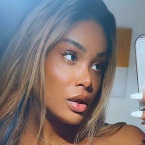 TS Vivi Carvalho