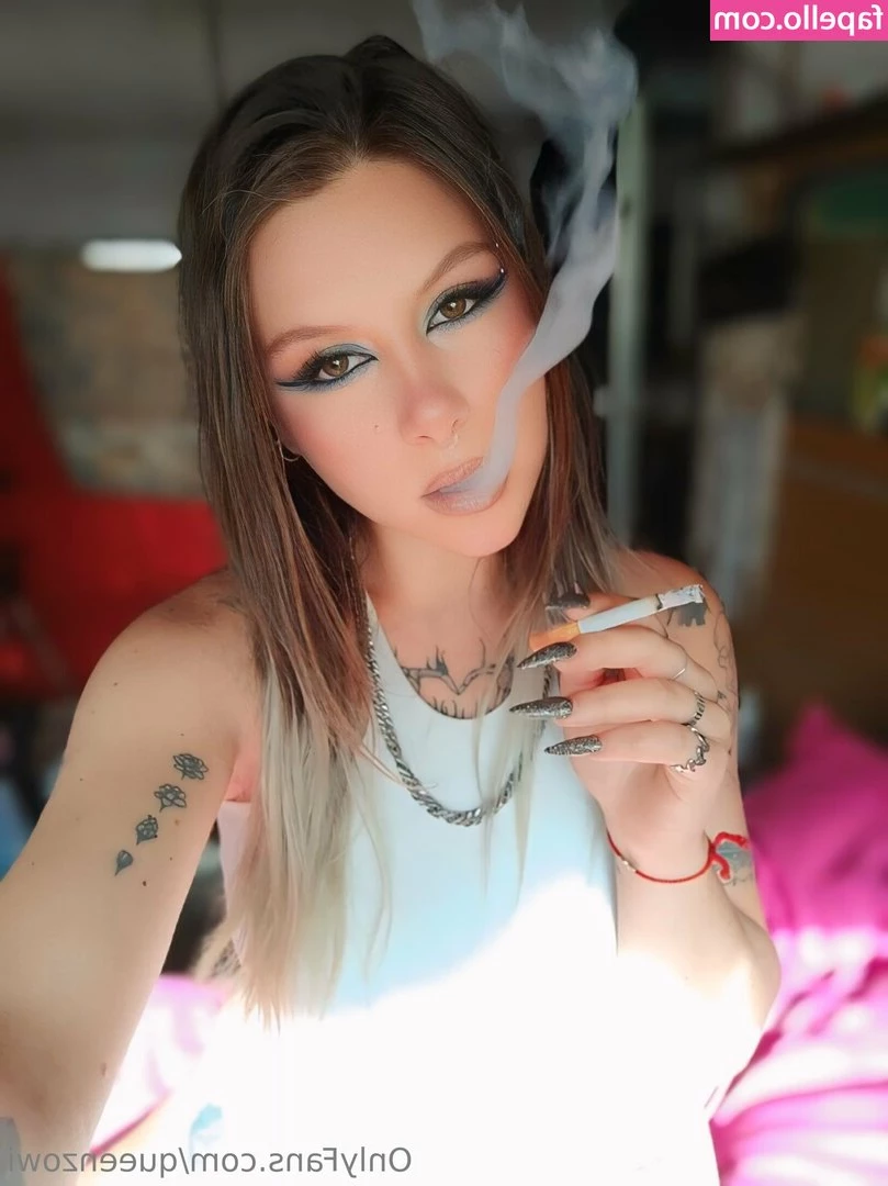 queenzowi - This pose to fuck me