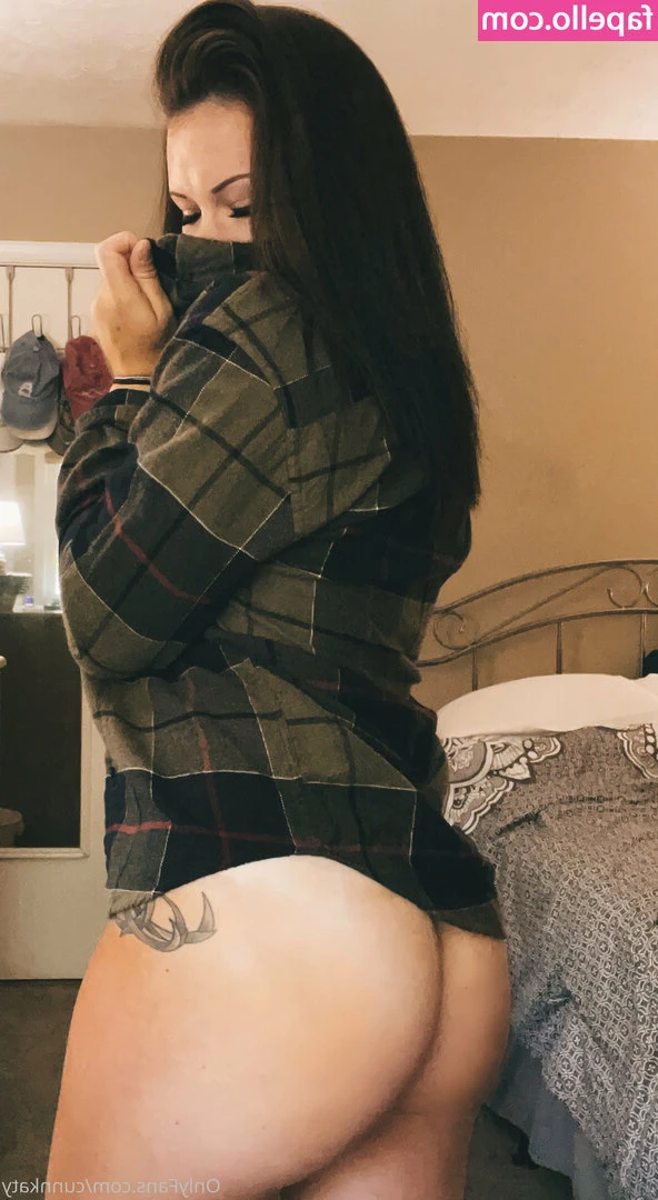 cunnkaty - Need to relax but my dick won't quit swelling ;)