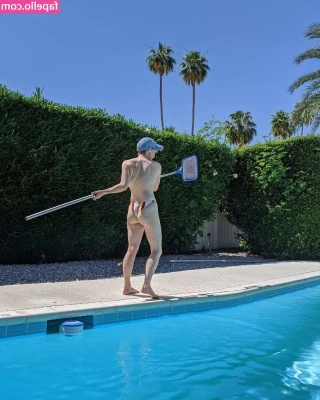Hannah Hart [ hannah-hart ] - I could ride you all night long. 💦