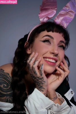 bribunn [ bribunn-4 ] - Some fun behind the scenes with  shaereynolds enjoy this short clip 