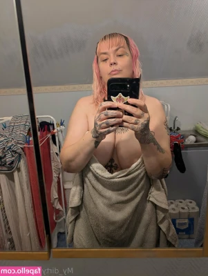 my_dirty_diary_free [ my-dirty-diary-free ] - definitely not tryin’ to mesmerize you with muh berries…