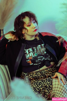 gwenpie - I LOVE MY PUSSY ATE 👅🐱 nothing turns me on more then SITTING ON